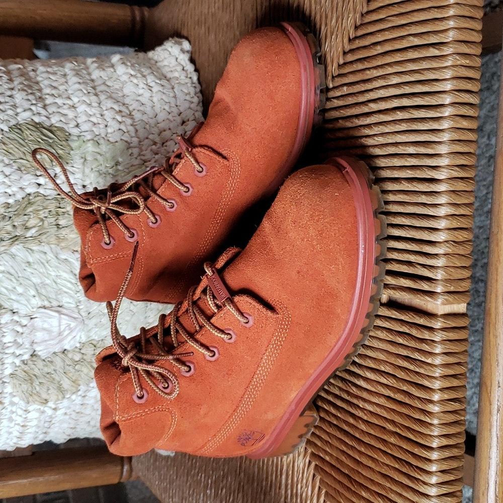 Timberland waterproof boots, girls size 2.5, rust